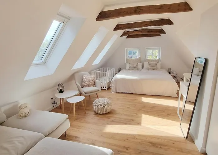 Goldenstedt Lichtdurchflutete Dachgeschosswohnung Mit Charme תמונה