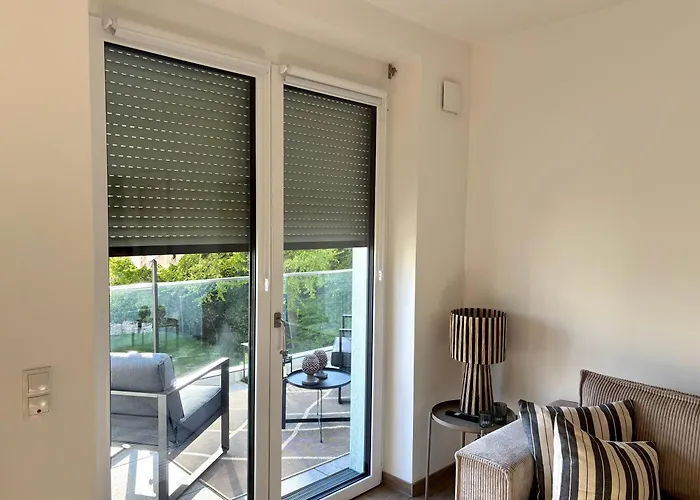 LUXUS Apartment am Palaisgarten - Balkon - 55 Smart-TV - Küche - Boxspringbett - NEU Rastede Foto