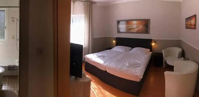 Zum Gruenen Jaeger Hotel Barsinghausen photo
